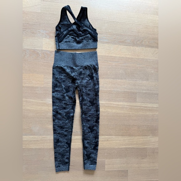 Gymshark set - Picture 3 of 4